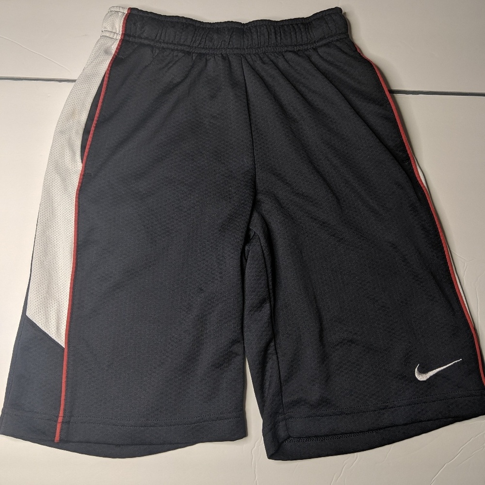 NIKE Kids Dri-Fit Shorts Size Medium